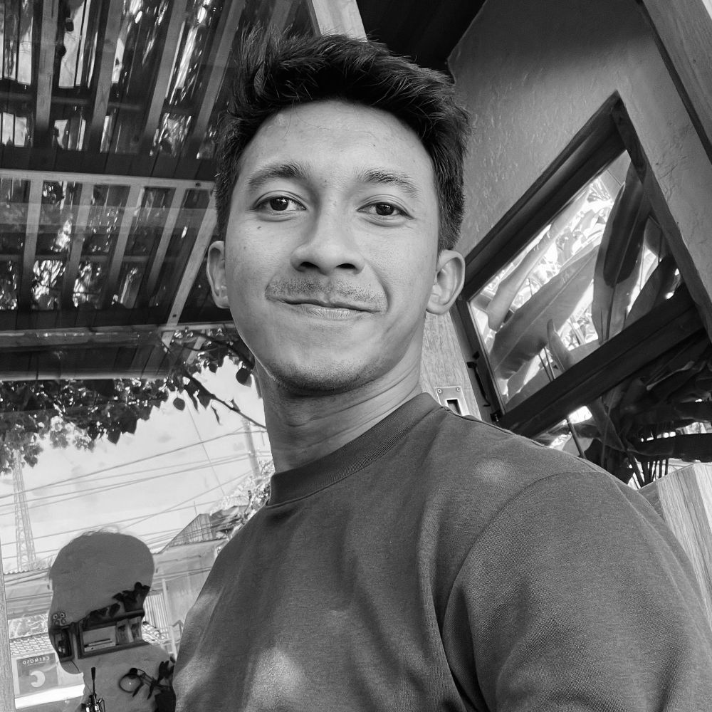 Tiny coffee break selfie