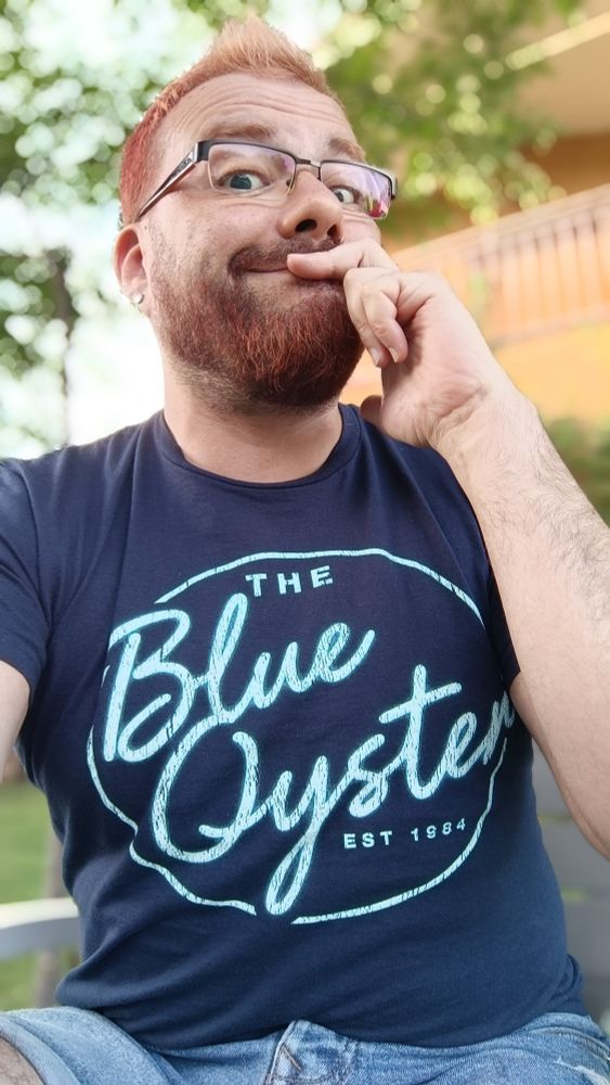 Selfie de viernes con camiseta de The Blue Oyster