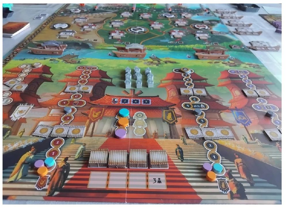 Tianxia
Autors: Antonio Petrelli i Daniele Tascini
Il·lustrador: Fernando Abravanel
Jugadors: 1-4. Durada: 60-120'. Edat: +14 anys
https://boardgamegeek.com/boardgame/447746/tianxia