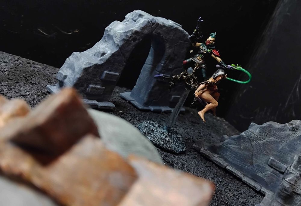 Dark Eldar Helion and his main squeeze. 