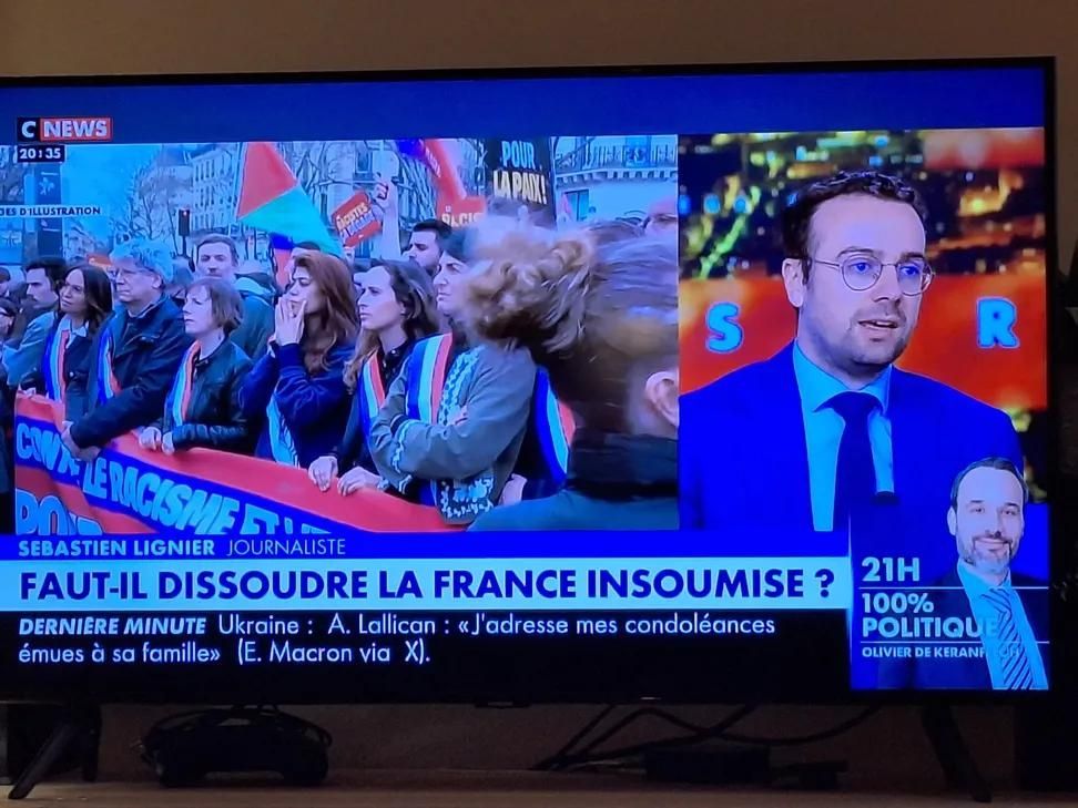 Bandeau CNEWS : "Faut-il dissoudre la France Insoumise ?"