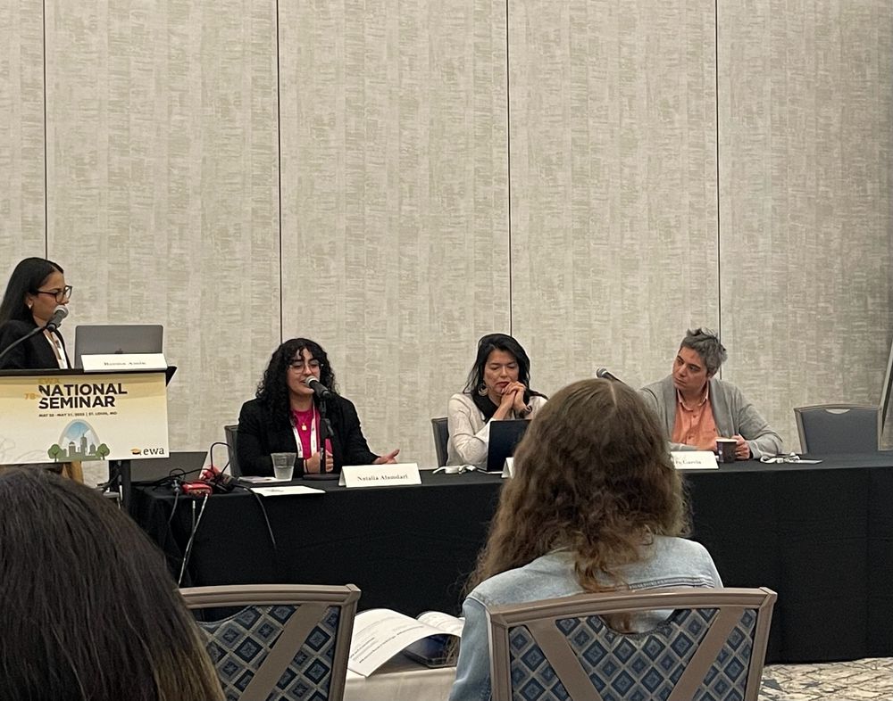 Natalia Alamdari, reporter for the Flatwater Free Press, second from left, tells the Education Writers Association’s national seminar about writing her article on Marco Gutierrez. 