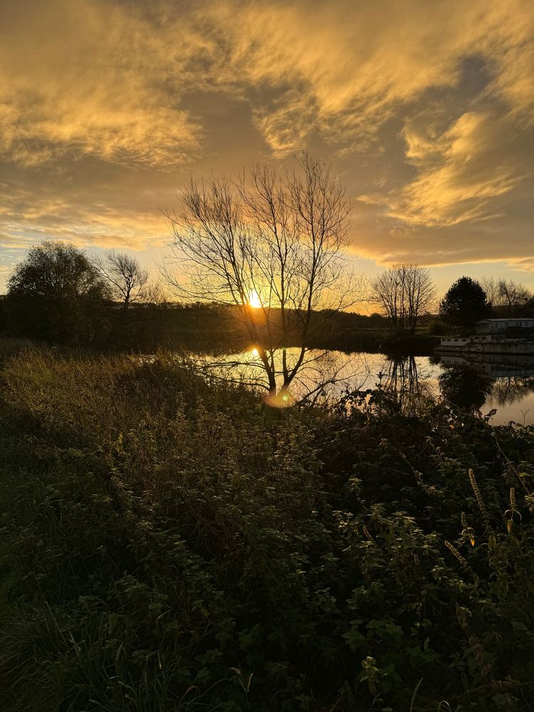 Sun rising over the river Trent 