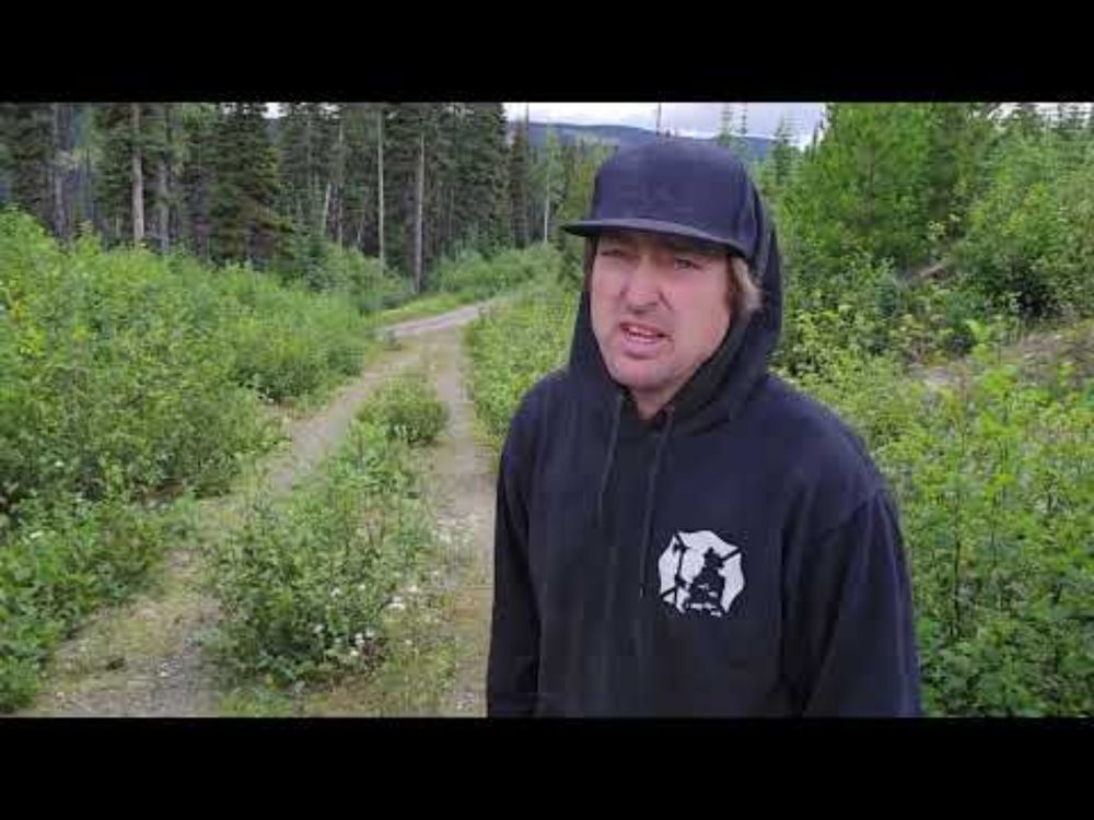 Lunatic Looks For Lightning at Legendary Lightning Creek