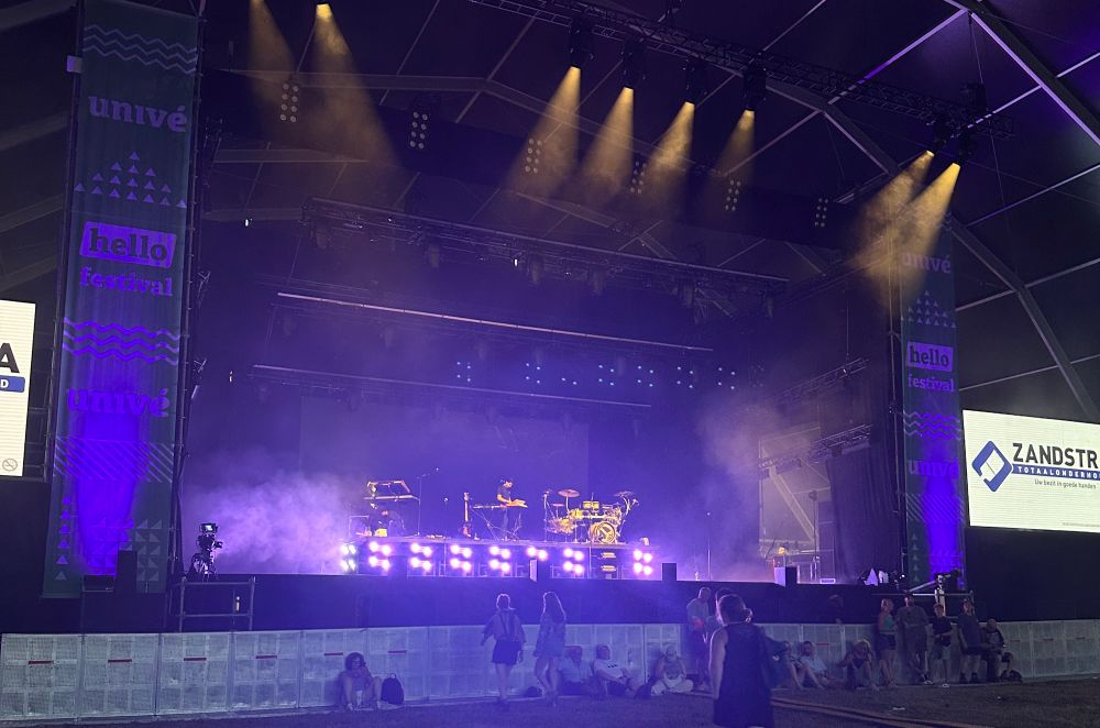 A picture I took of an empty stage 