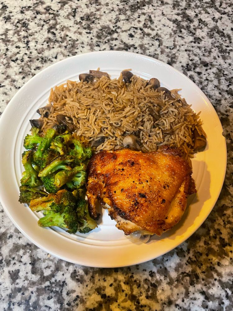 Bomb ass crispy chicken thighs, mushroom rice, and broccoli