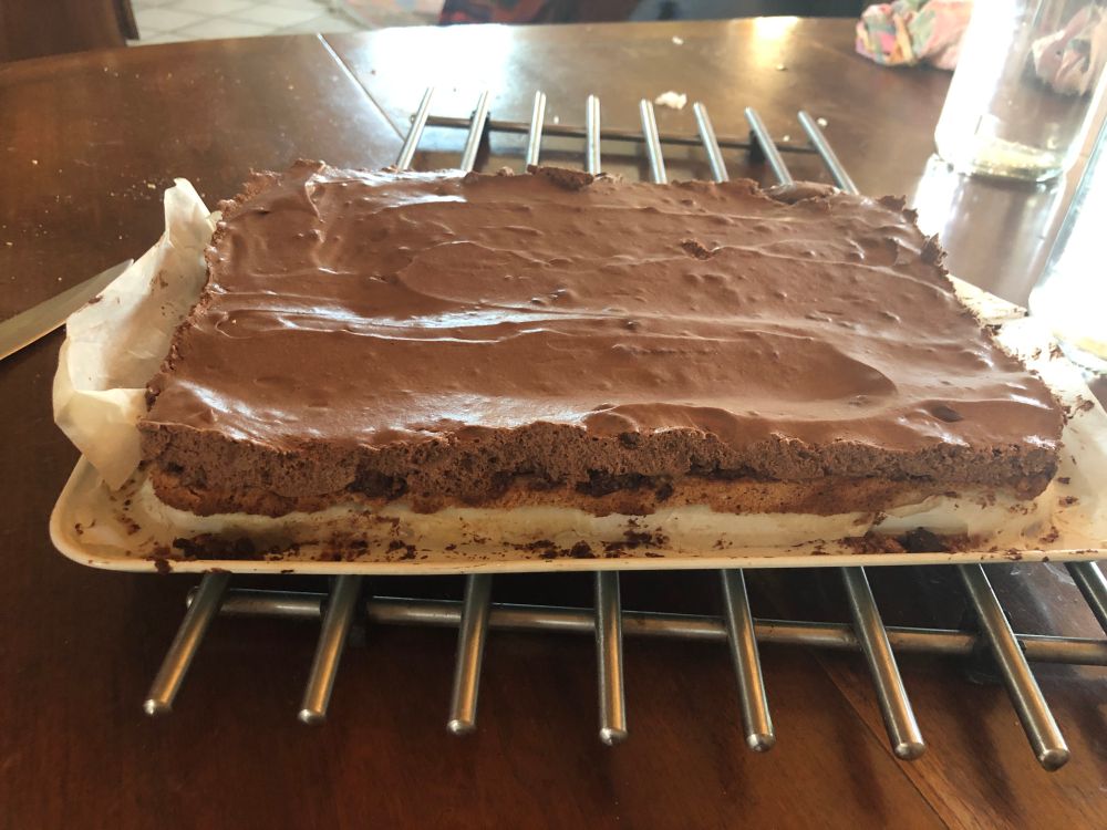 Superbe grand Royal au chocolat fait maison.