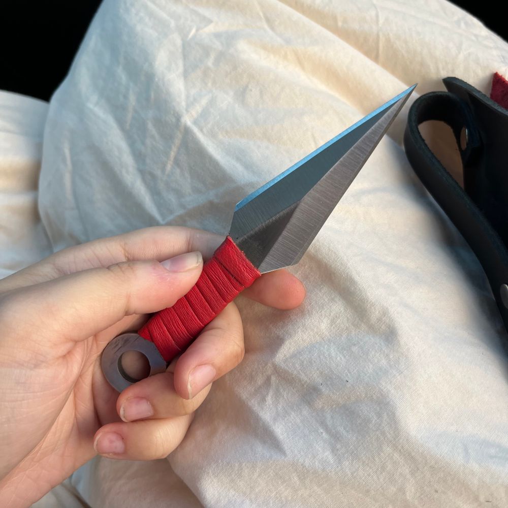 another angle of the kunai