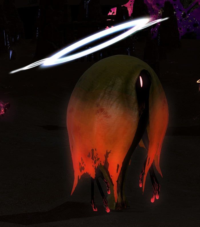 Narrow-rift, a FFXIV Endwalker S-rank hunt mark in Ultima Thule. White halo aside, its round shape and its color--green fading into red-orange--have earned it the nickname "Mango" among the XIV hunt community.