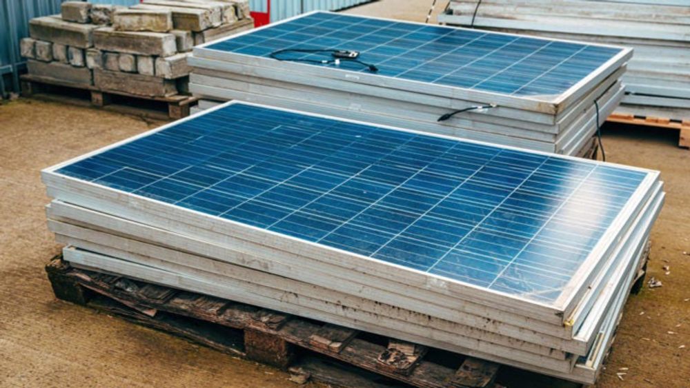 Upcycling Dead Solar Panels: New Tech Transforms E-Waste & CO2 into Valuable Chemicals