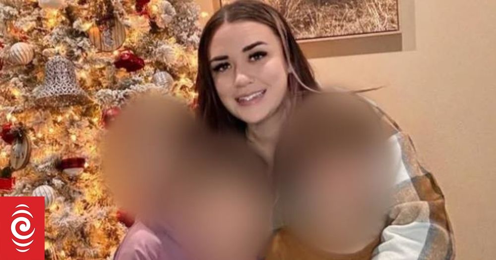 Sarah Shaw and her son are being held at a immigration processing centre in Texas, local media says.