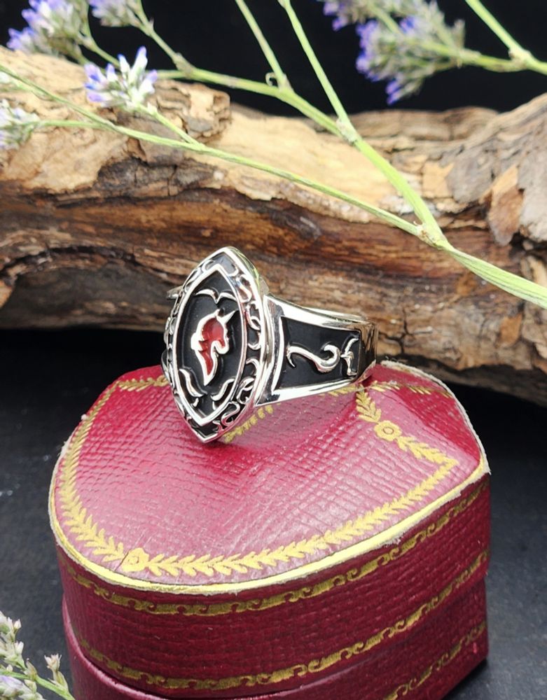 Ishgardian Knight's ring in silver