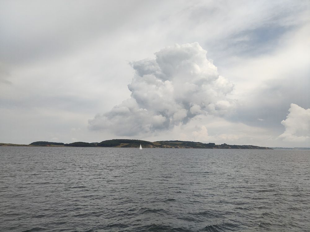 A bloom of cloud over the Rosnæs peninsula 