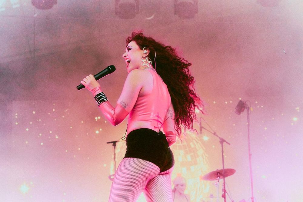 chappell roan performing on stage. photo brooke marsh for sad punk press.