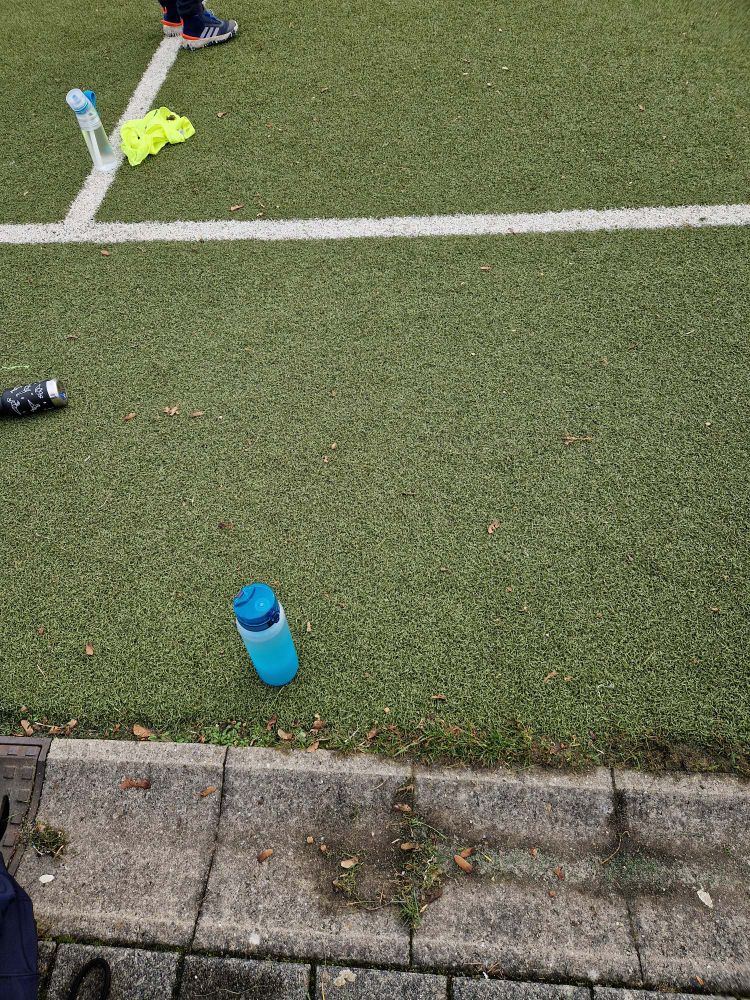 Kunstrasenfussballplatz 