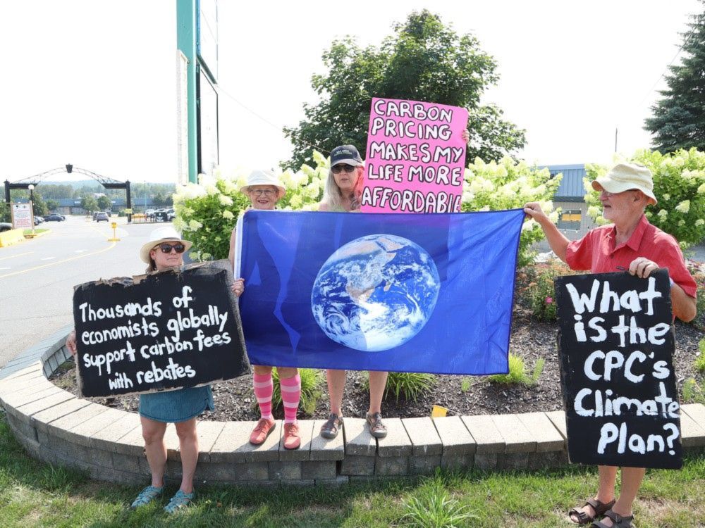 Climate activists greet Poilievre in Sudbury before fundraising event