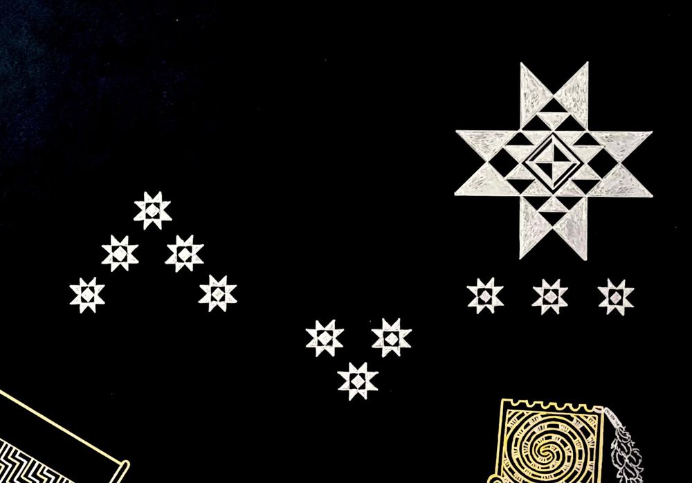 A collection of stars found in the top right corner of the artwork, all in silver on a black background. The largest star is Puanga (Rigel), the three smaller ones below it are Tuatoru (Orion’s Belt). Two triangles of stars are to the left of them, a larger of one five stars (forming the sails of Te Waka o Rangi) and a smaller triangle of three (the great fish net)