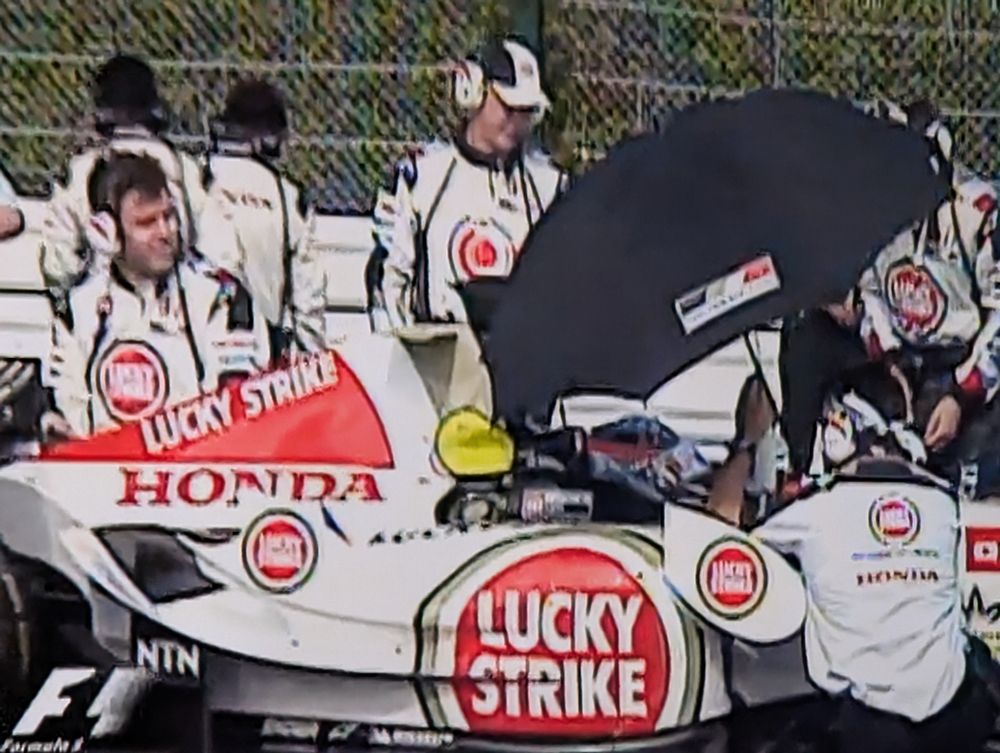 Lucky Strike cigarettes logo on an F1 car 