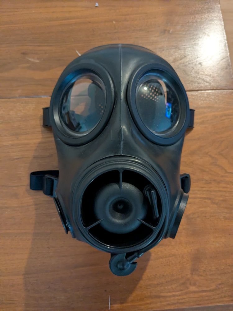 Fm12 gas mask front view