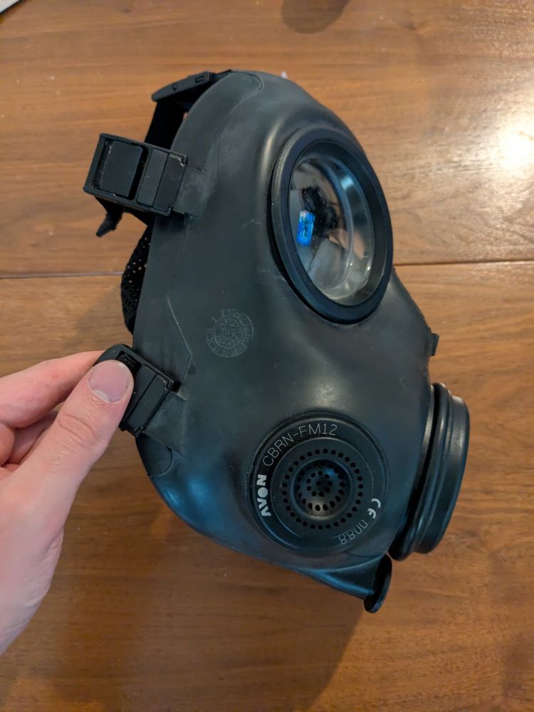 Fm12 gas mask side view right