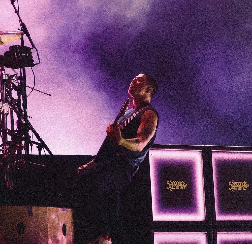 calum hood, the 5 seconds of summer show