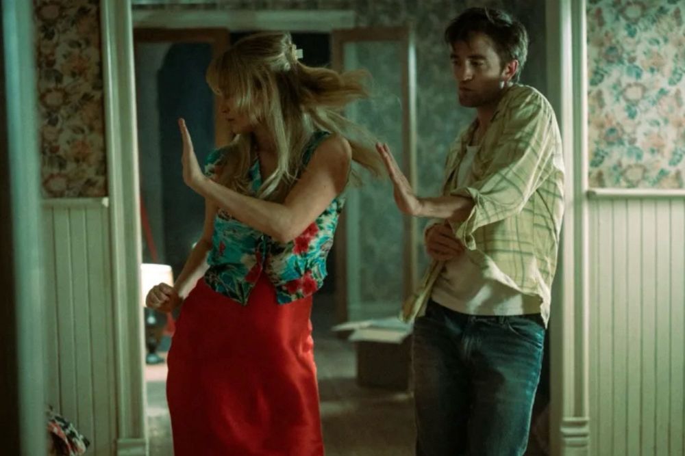 Jennifer Lawrence and Robert Pattinson in Lynne Ramsay's Die My Love