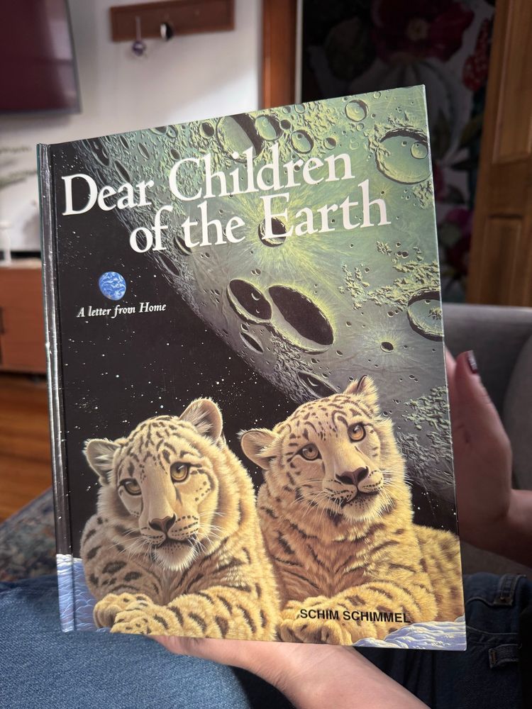Dear Children of the Earth, a letter from home. A children’s book about space animals.