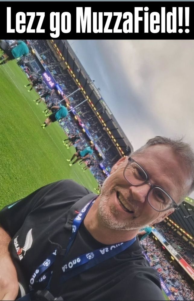 A selfie of Leon Buttons Kirkberck taken on the Murrayfield stadium in Edinburgh. The text on top says "Lezz go MuzzaField!!"