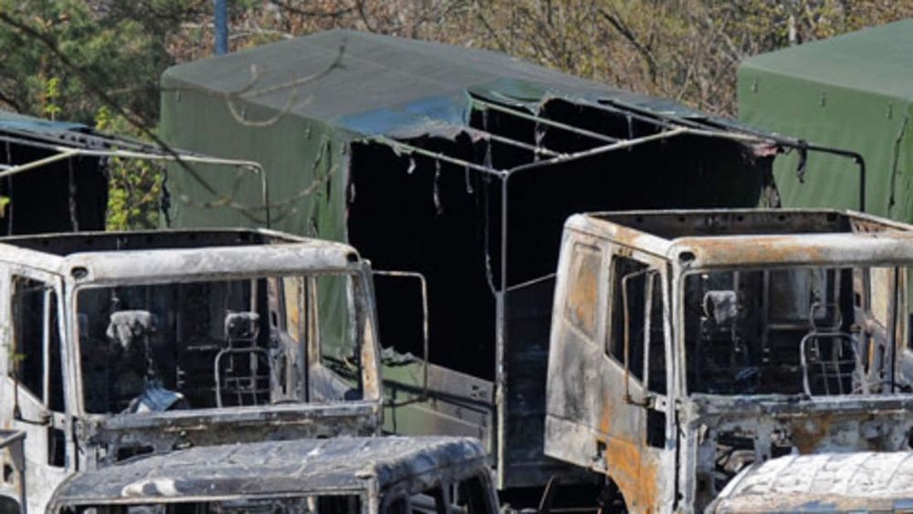 Ausgebrannte Lkw der Bundeswehr 
