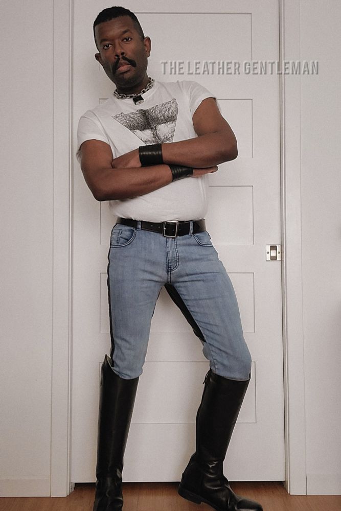 Full body standing pose with my arms folded (ca. April 2021).