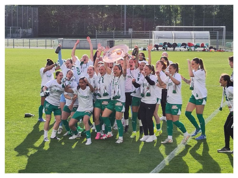 Die Spielerinnen, der Meistertitel und viel Freude.