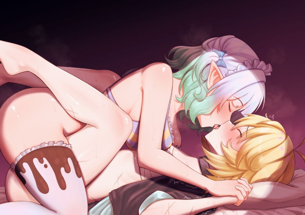 The ship, FantomeThief, of indie vtubers, Mint Fantome (top) and Dokibird (bottom)