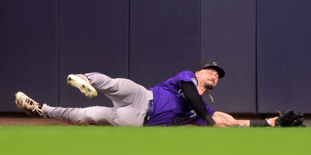 Doyle's amazing catch comes at cost with fifth-inning departure