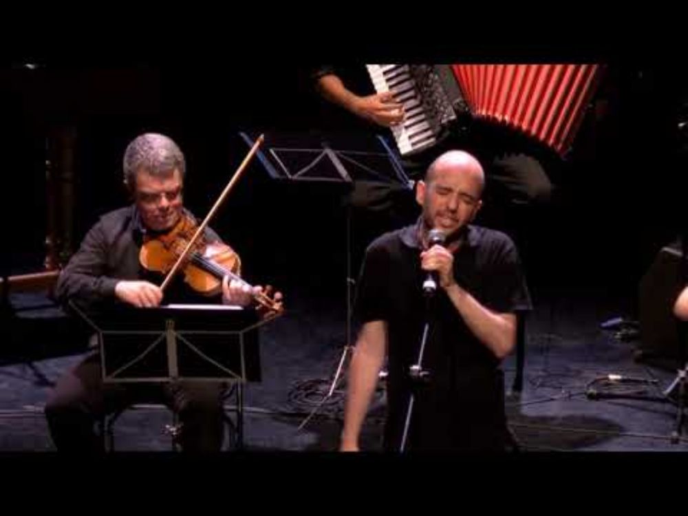 Quartet Brossa –  Noam Chomsky | feat. Manolo Martínez (Astrud) (En directe al Festival Grec 2016)