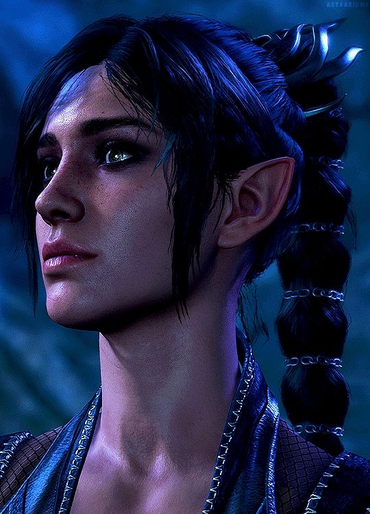 Shadowheart looking at something. she looks so pretty in the pic