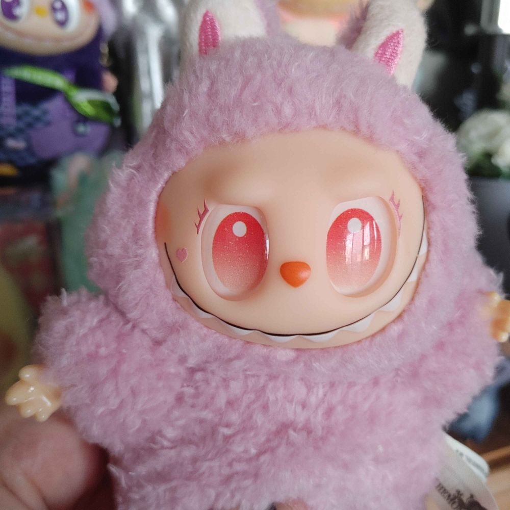 AFTER PHOTO Roxi's pink lafufu with new eyes and eye lashes 