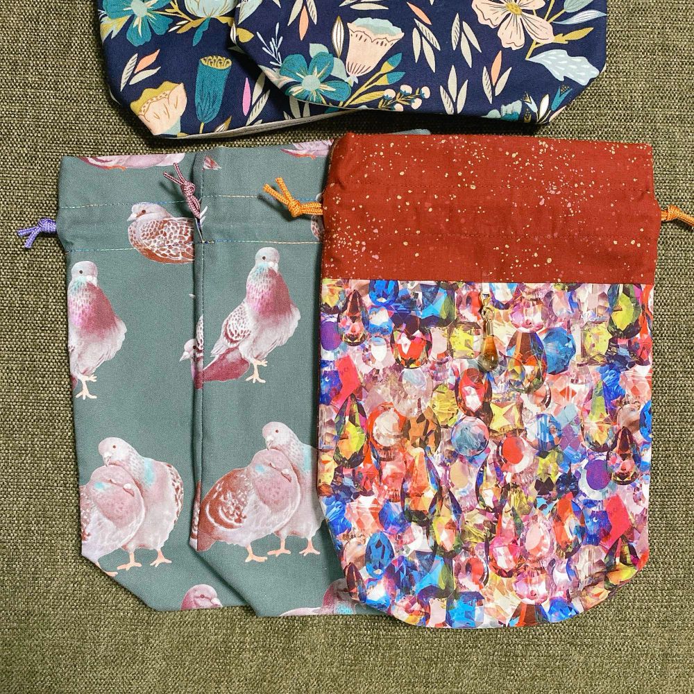 M5スクエア巾着袋その2。たちばな硝子工房コラボもあります。