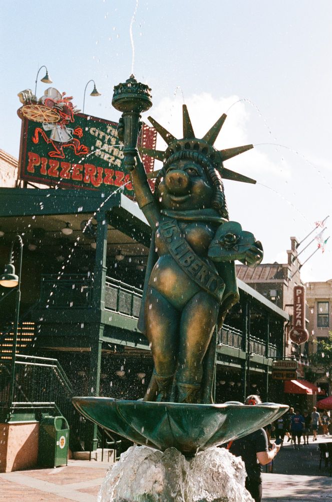 The Miss Piggy fountain in Animation Courtyard