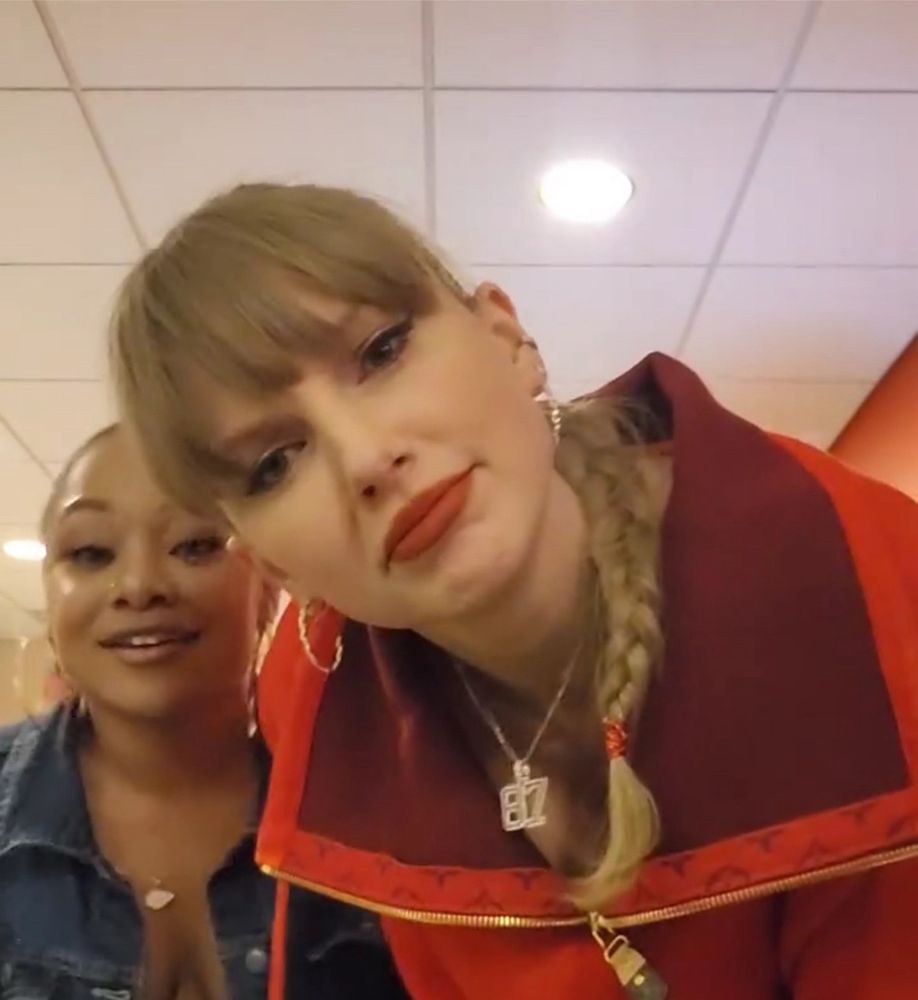 Taylor with an “oh really” face 