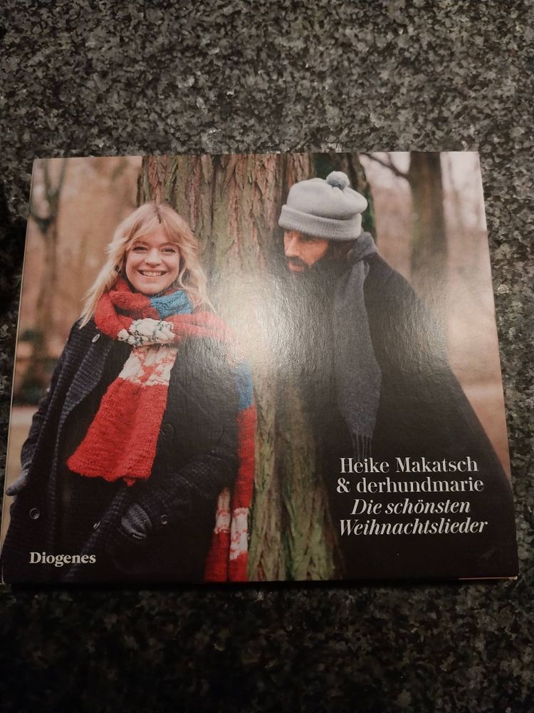 Foto des CD Covers: die schönsten Weihnachtslieder,von Heike Makatsch und derhundmarie
