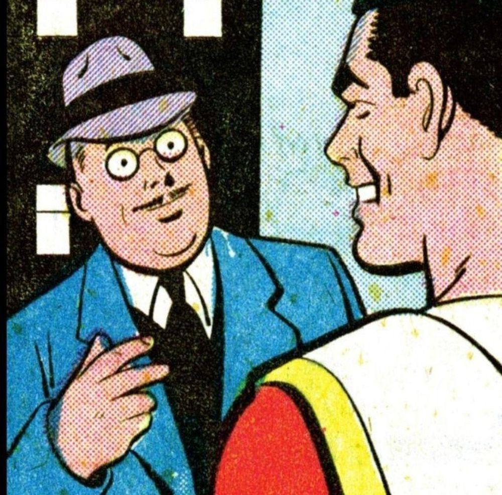 Image tirée d'un vieux comic book. On y voir 2 hommes blancs parler. Le premier (que nous voyons de dos) semble être un super héros (un homme blanc 30-40 ans, sourire parfait, machoire parfaite, portant une cape blanche). Le second, que l'on voit de face porte un costard 3 pièces, arbore une petite mosutache, ainsi que des lunettes. Ses yeux sont représentés par un petit point au milieu des verres des lunettes lui donnant un regard avec des yeux ronds écarquillés (un peu ahuri ?). Il semble appuyer son propos par un geste de la main droite. 