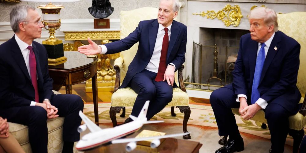 Ut av det blå, mens finansminister Jens Stoltenberg gikk på gaten i Oslo, ringte Donald Trump fra Det hvite hus. Han ville ha Nobelprisen – og diskutere toll.