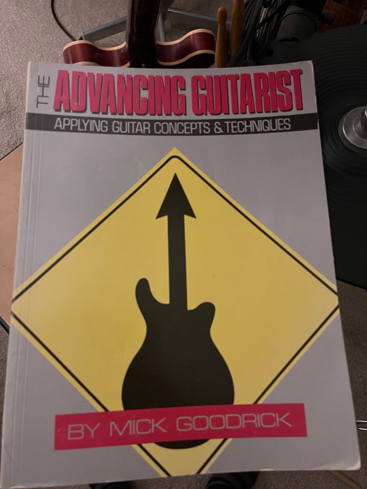 The advancing guitarist by Mick Goodrick