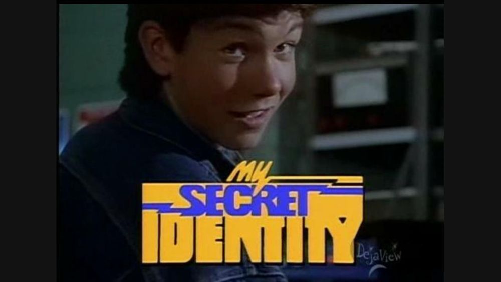 Jerry O’Connell in My Secret Identity show card