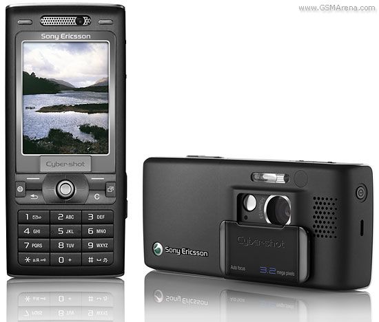 Sony Ericsson K800i, a phone famous at the time for its excellent Java game performance. (Pic: GSMArena)