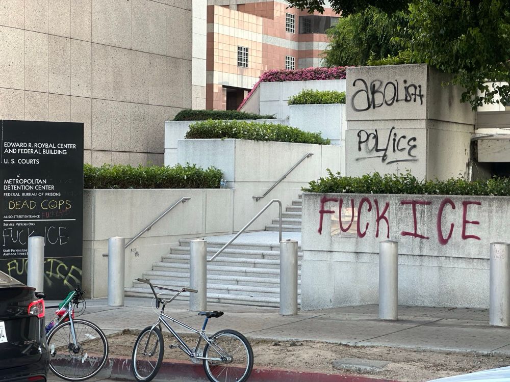 more angles of the same graffiti from other image