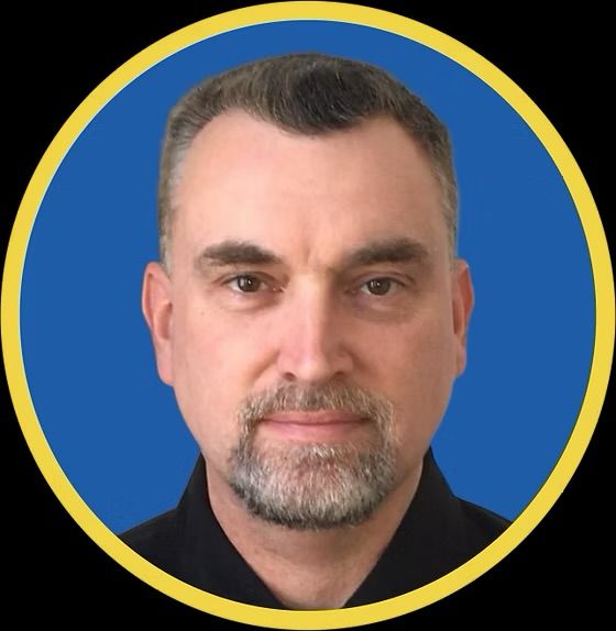 Dr. Vance Boelter E.d. D.
suspected assassin
white guy in his mid 50s with a graying goatee