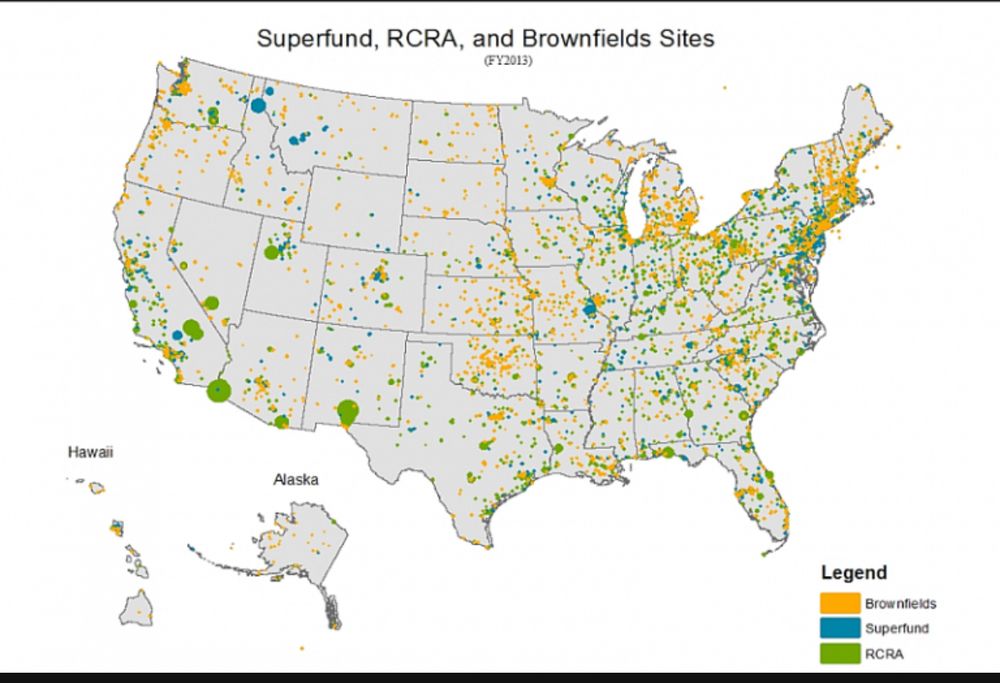 Map of contaminated brownfields, superfund sites, and RCRA hazardous sites in the U.S. 