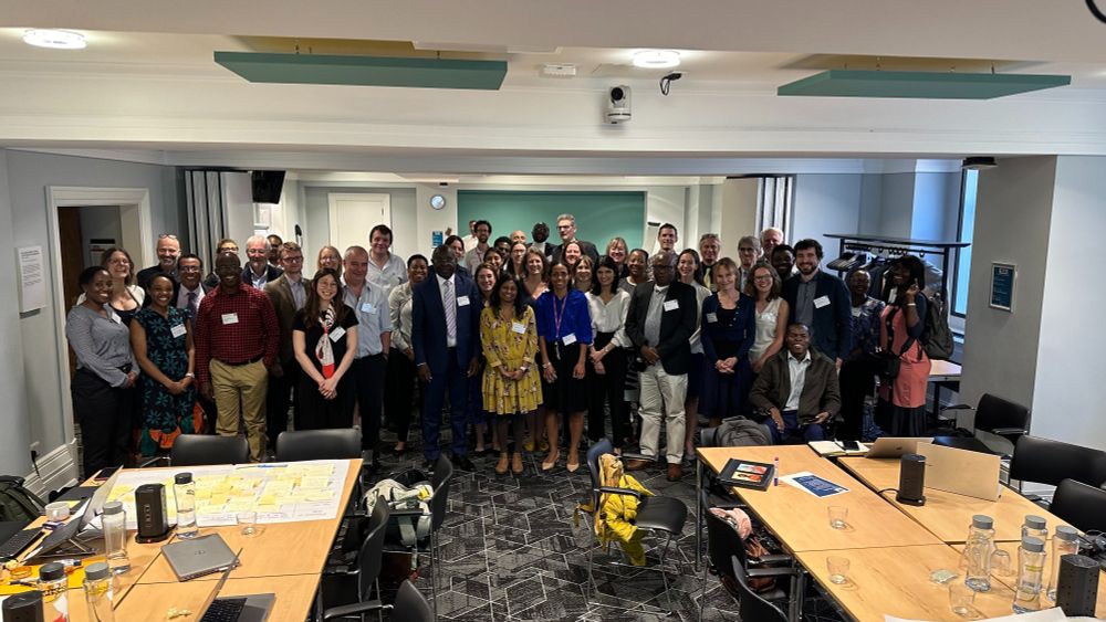 Photo showing all the workshop participants in the meeting room