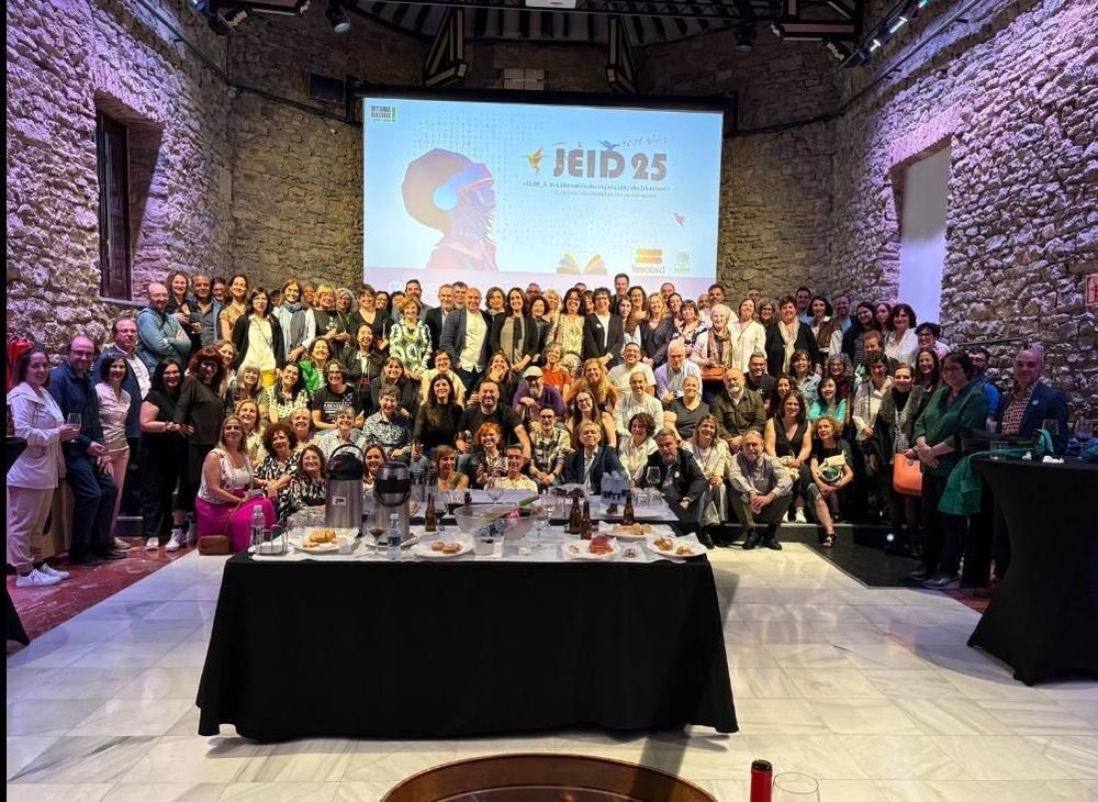 Participants a les 'Jornadas Españolas de Información y Documentación JEID25'. Vitoria-Gasteiz, 5/6 de juny de 2025.